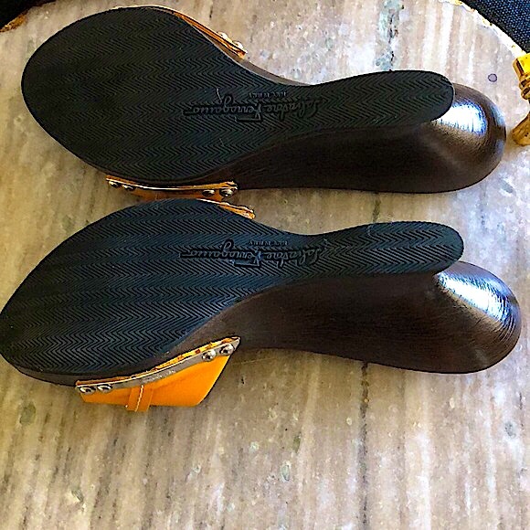 Salvatore Ferragamo Caterina Orange  Logo Shoes - Picture 4 of 11